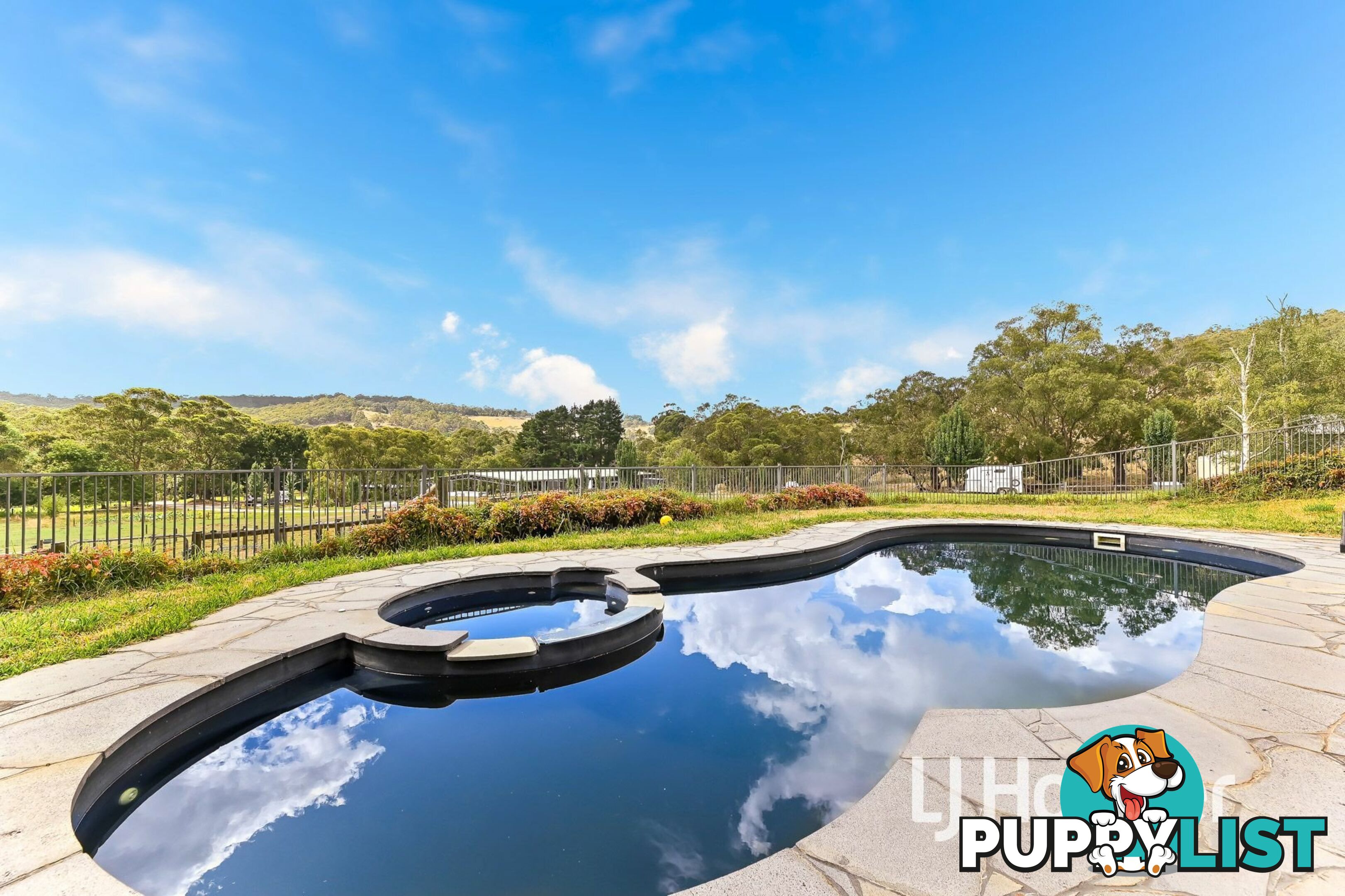 855 Toomuc Valley Road PAKENHAM UPPER VIC 3810