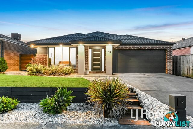 19 Vantage Drive PAKENHAM VIC 3810