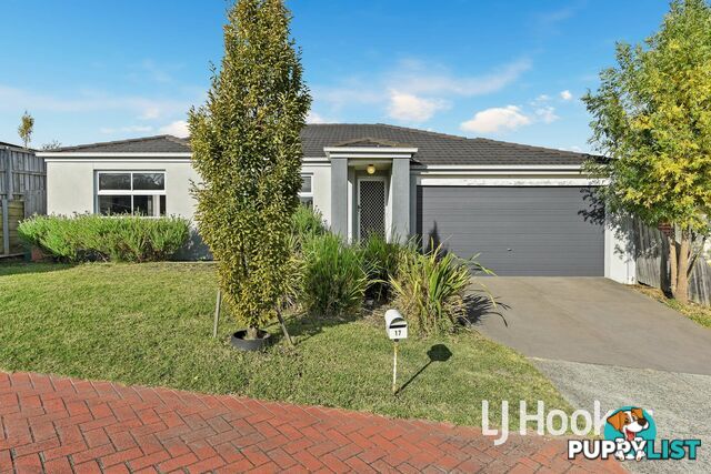 17 McClenaghan Place PAKENHAM VIC 3810