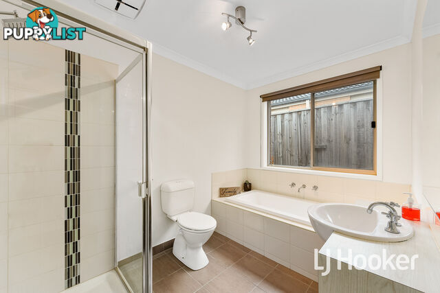 29 Kimberley Grove PAKENHAM VIC 3810