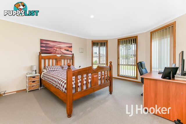 16 Rossi Close PAKENHAM VIC 3810