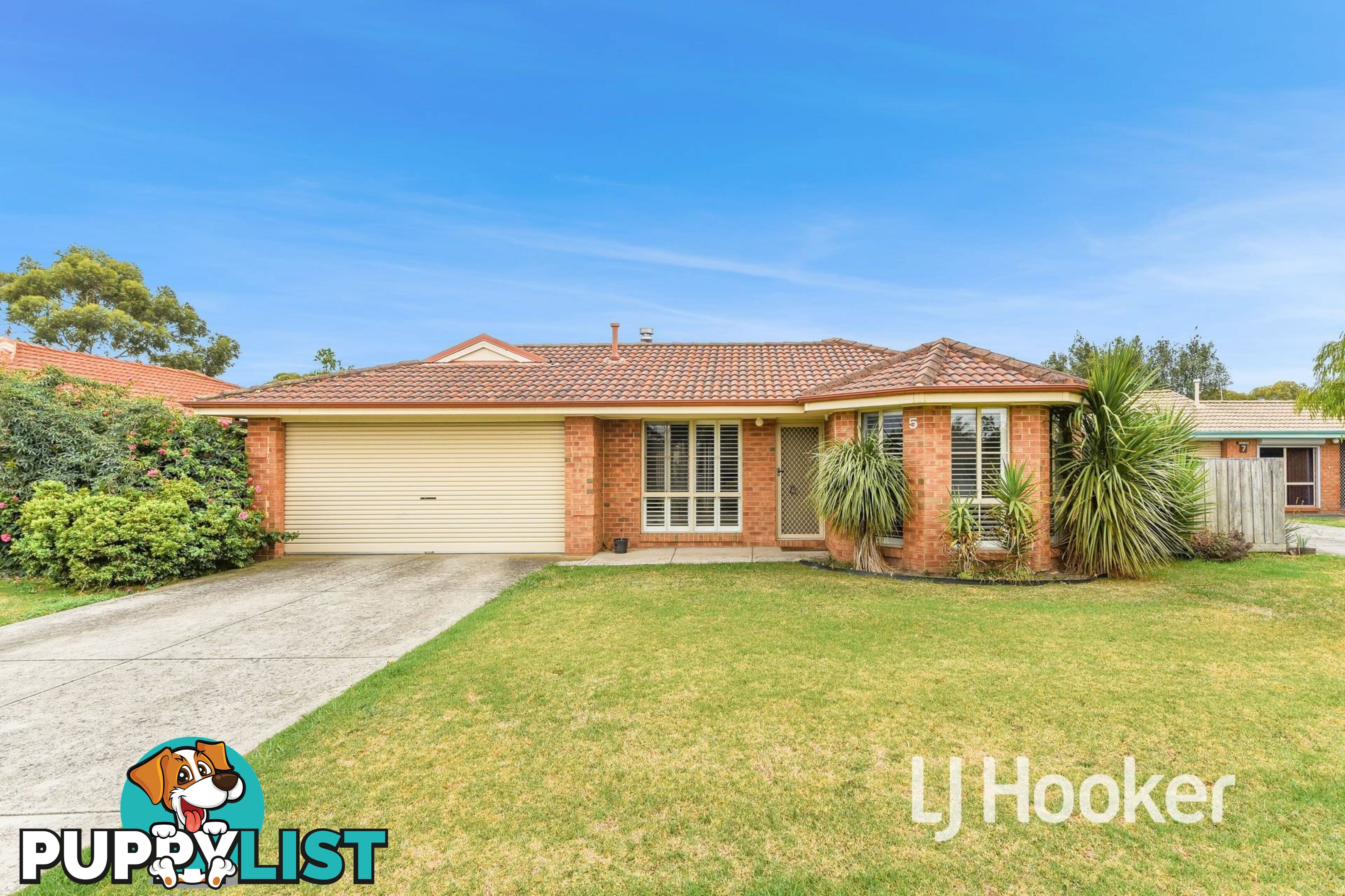 5 Mark Place PAKENHAM VIC 3810