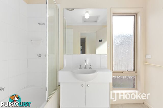 2 Catherine Place PAKENHAM VIC 3810