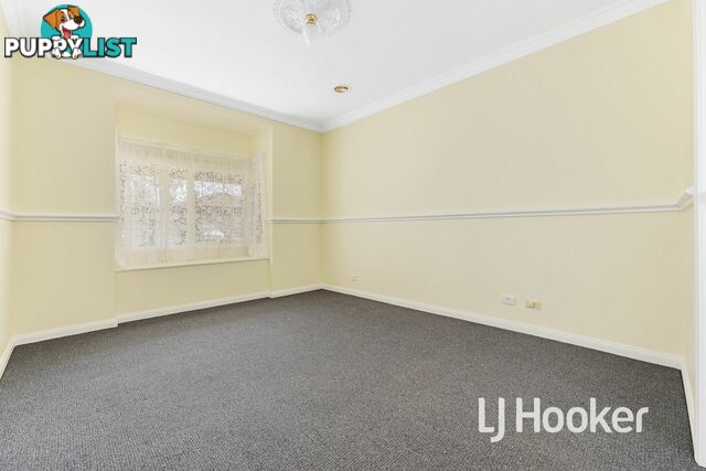 8 Samuel Close BERWICK VIC 3806