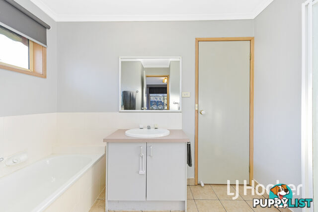 43 Maria Crescent PAKENHAM VIC 3810