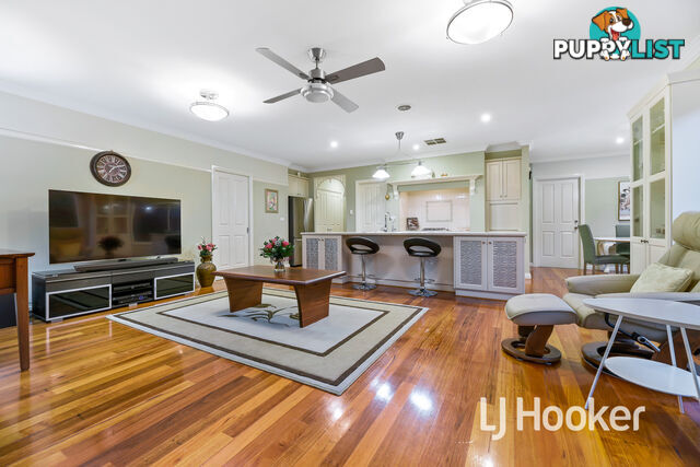 10 Michigan Grange PAKENHAM VIC 3810