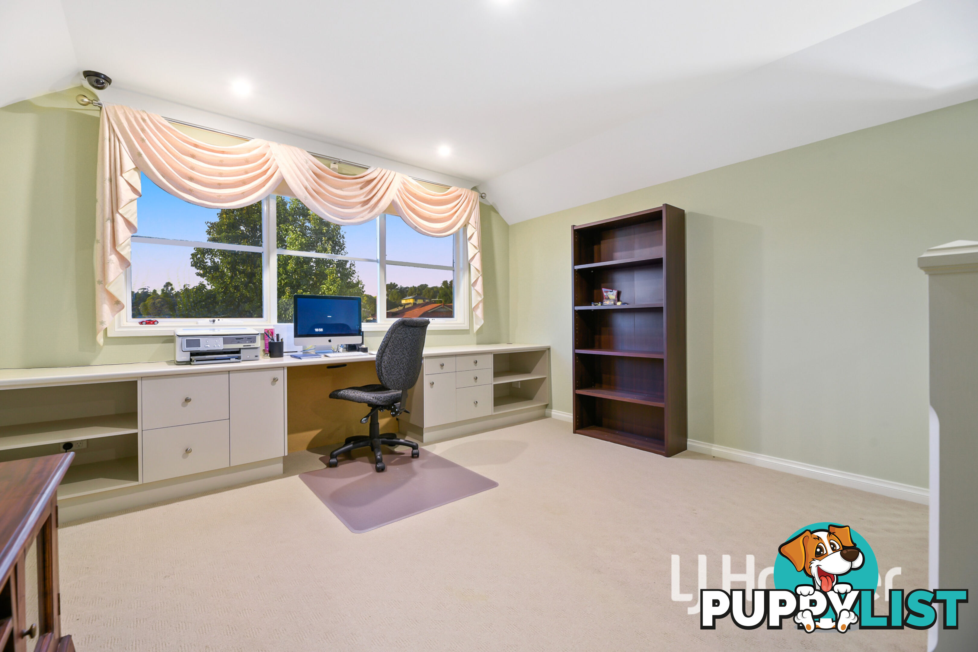 10 Michigan Grange PAKENHAM VIC 3810