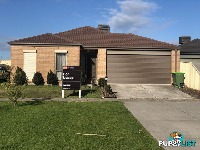 45 Bluehills Boulevard PAKENHAM VIC 3810