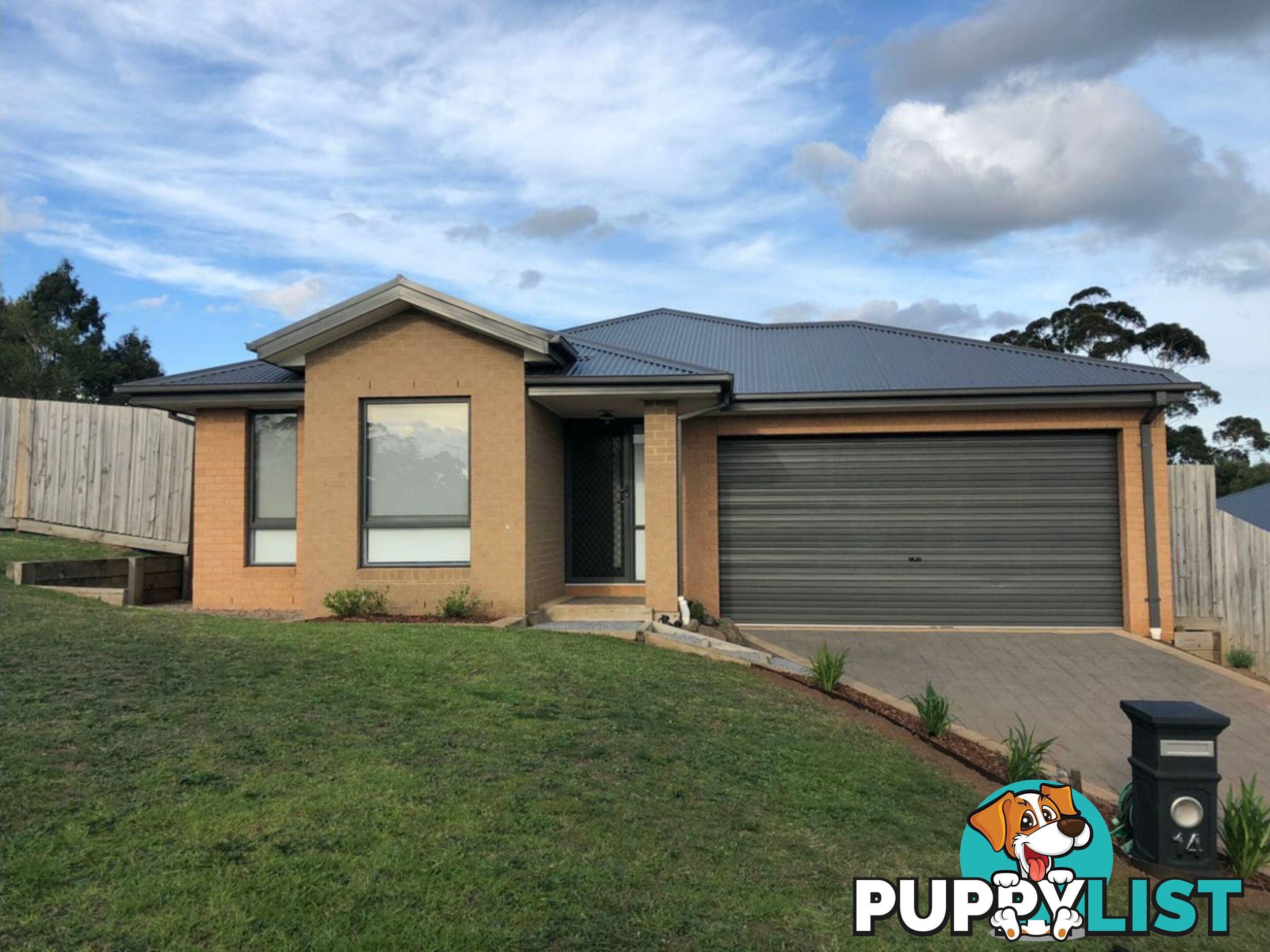 14 Rowan Walk DROUIN VIC 3818
