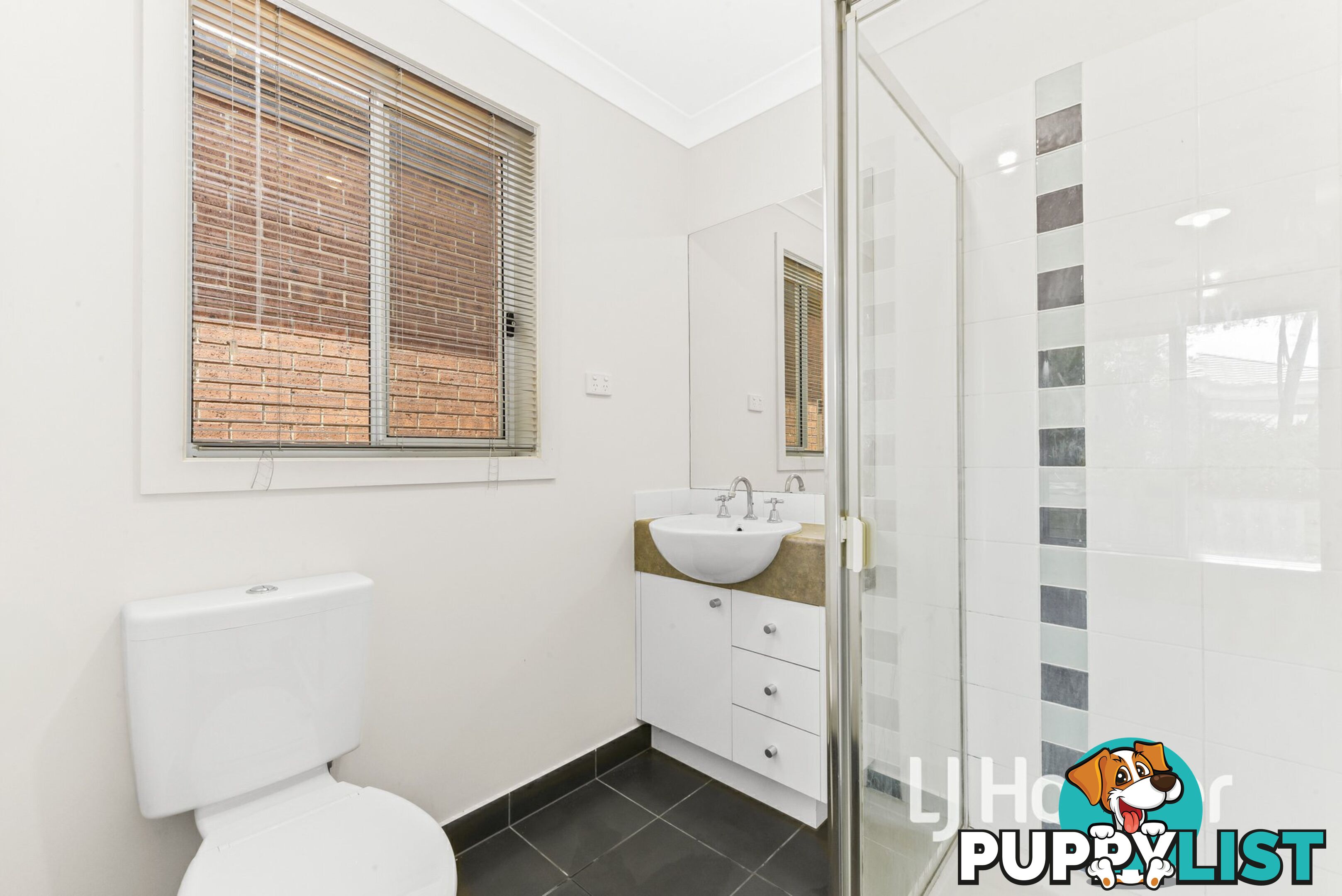 20 Kimberley Grove PAKENHAM VIC 3810