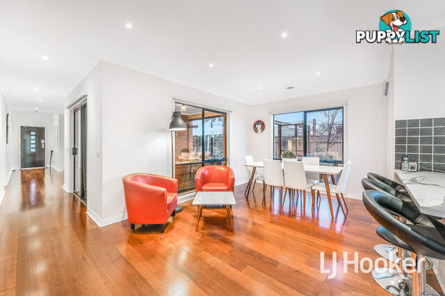 24 Wonboyn Close PAKENHAM VIC 3810