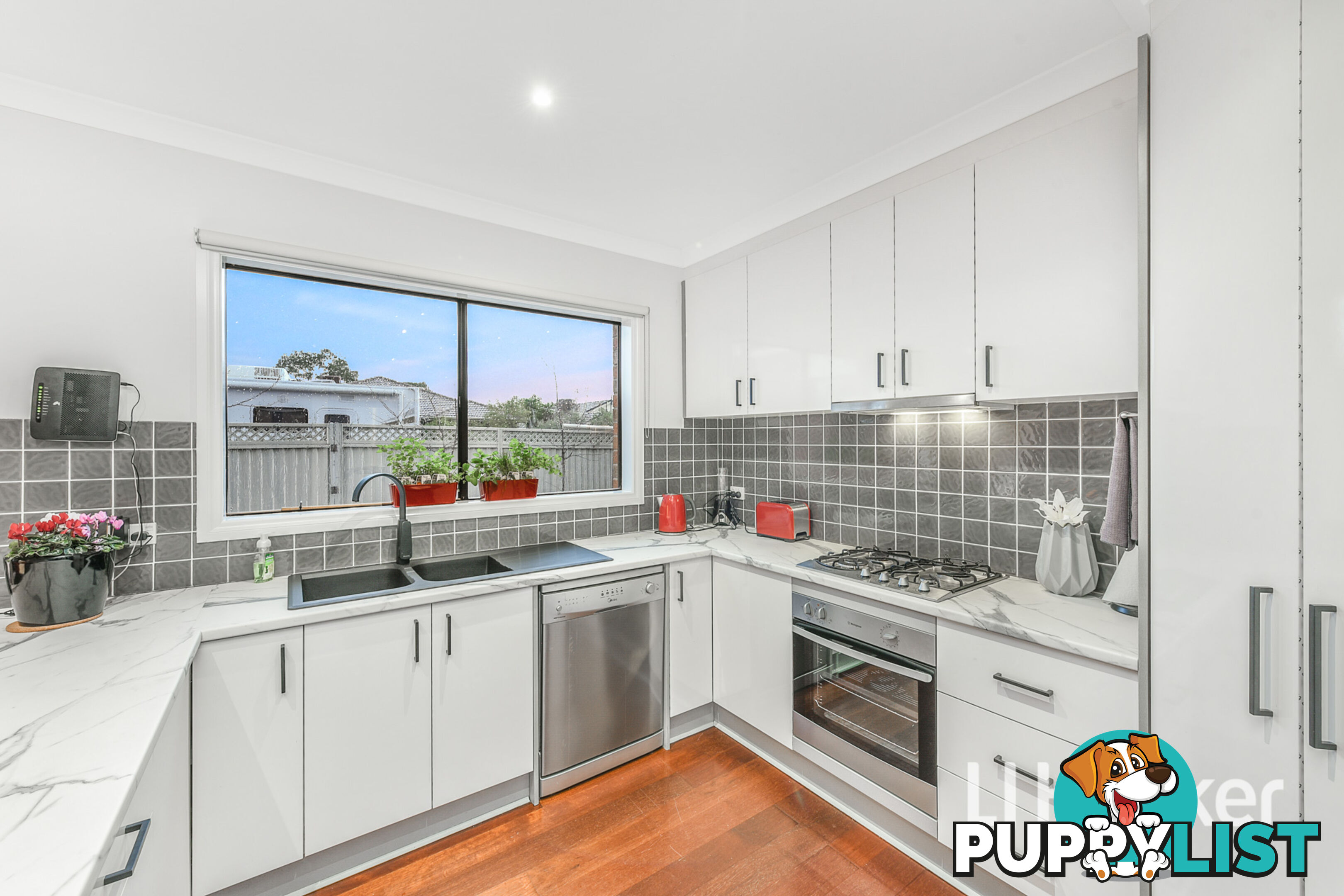 24 Wonboyn Close PAKENHAM VIC 3810