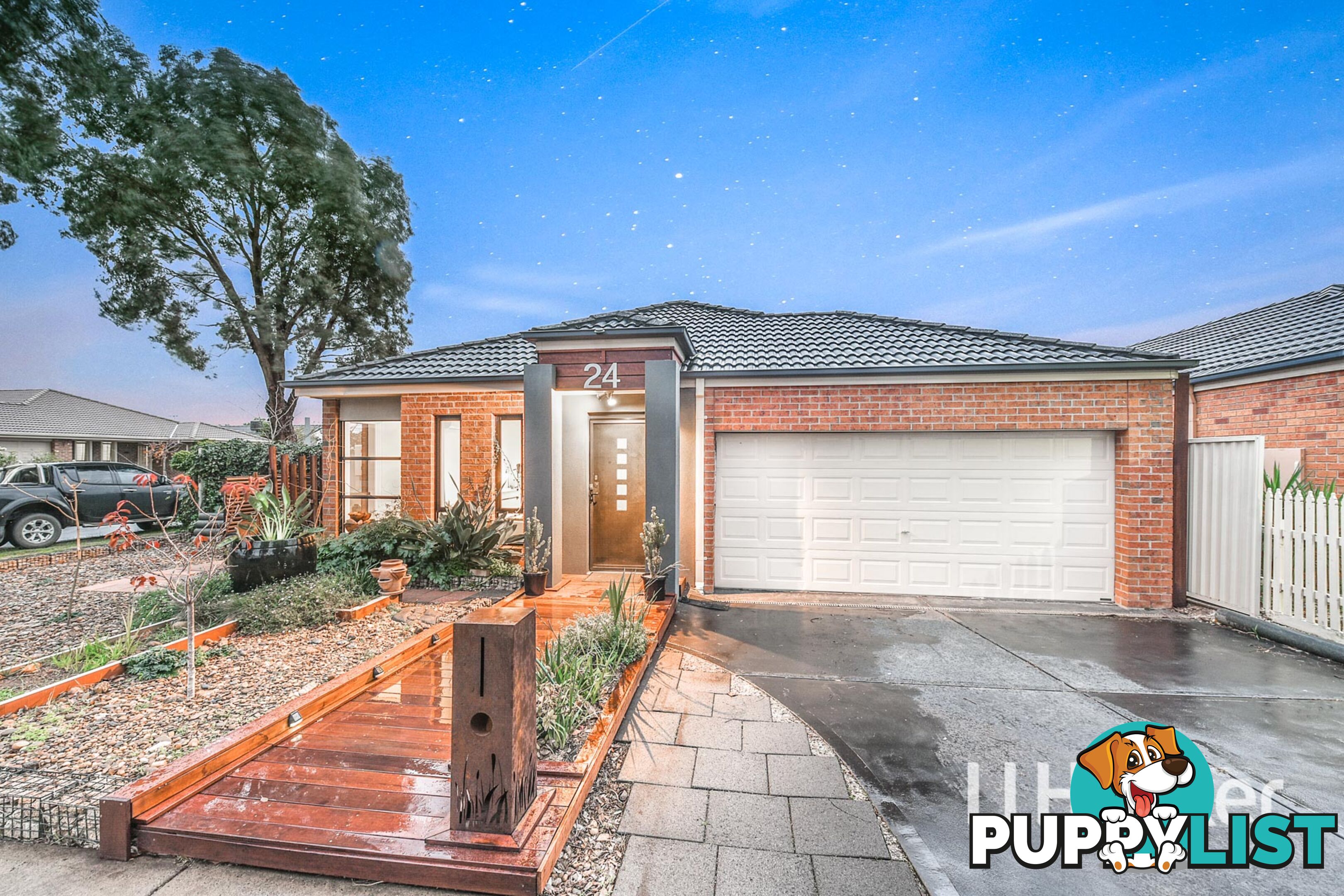 24 Wonboyn Close PAKENHAM VIC 3810