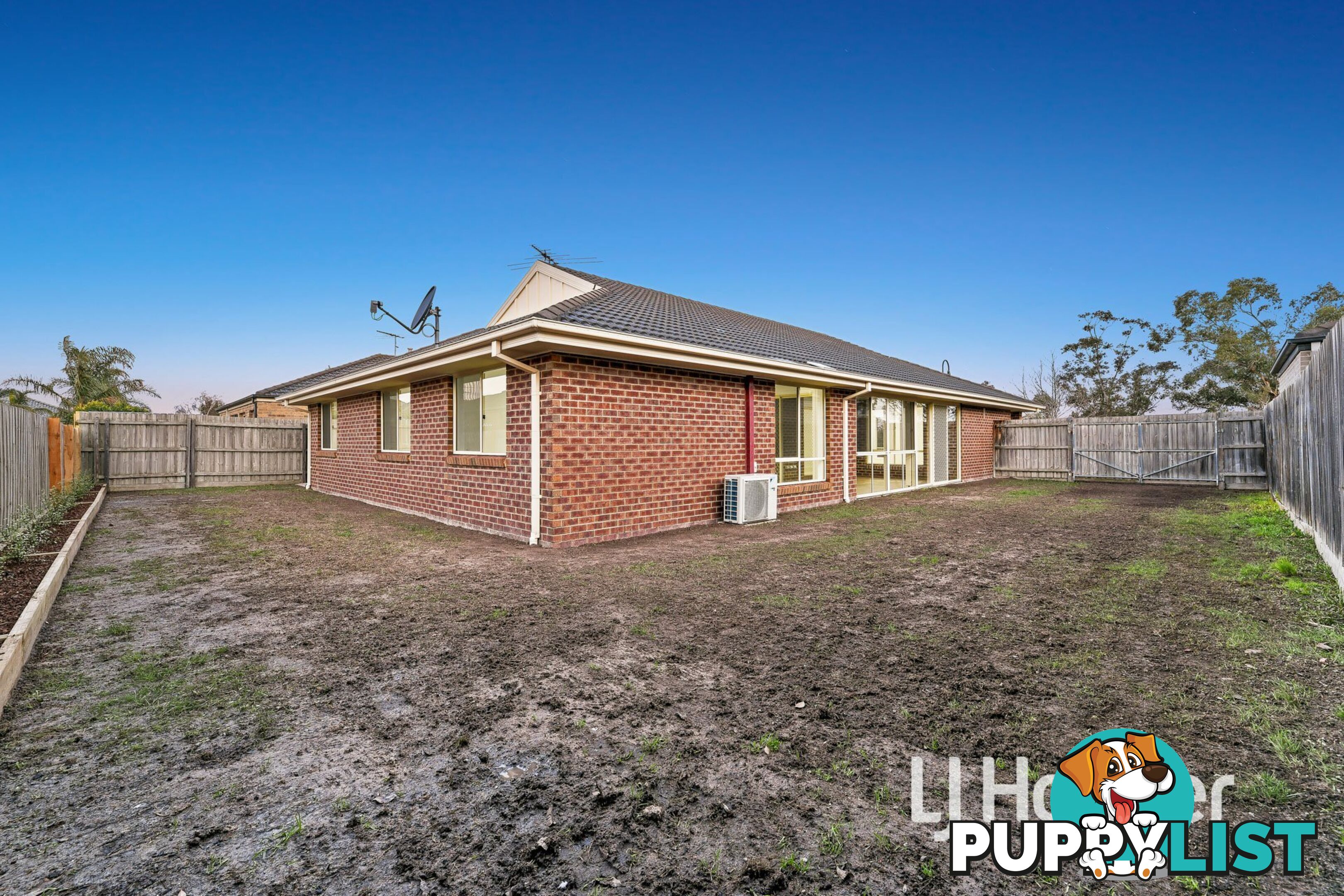 17 Clifford Drive PAKENHAM VIC 3810