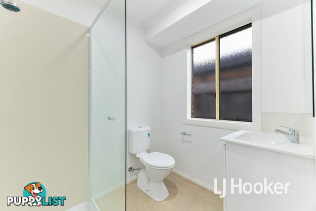 17 Clifford Drive PAKENHAM VIC 3810