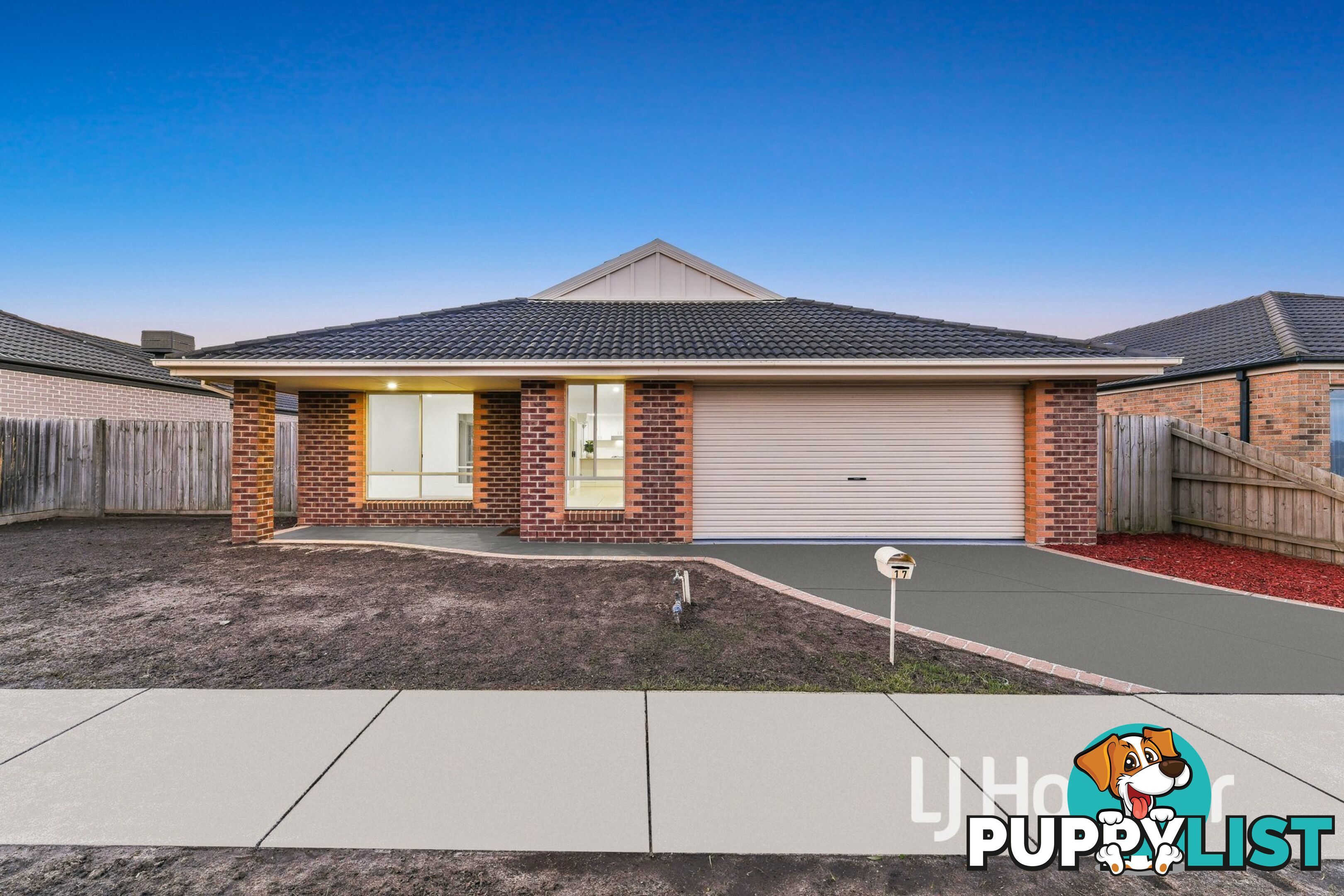 17 Clifford Drive PAKENHAM VIC 3810