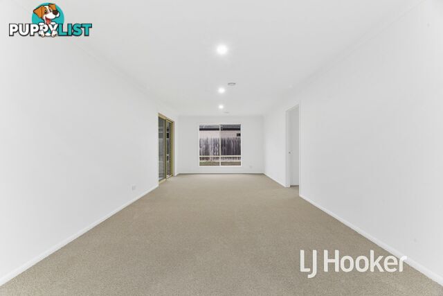 17 Clifford Drive PAKENHAM VIC 3810