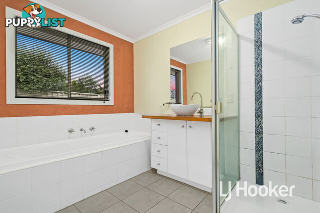 13 Teal Place PAKENHAM VIC 3810