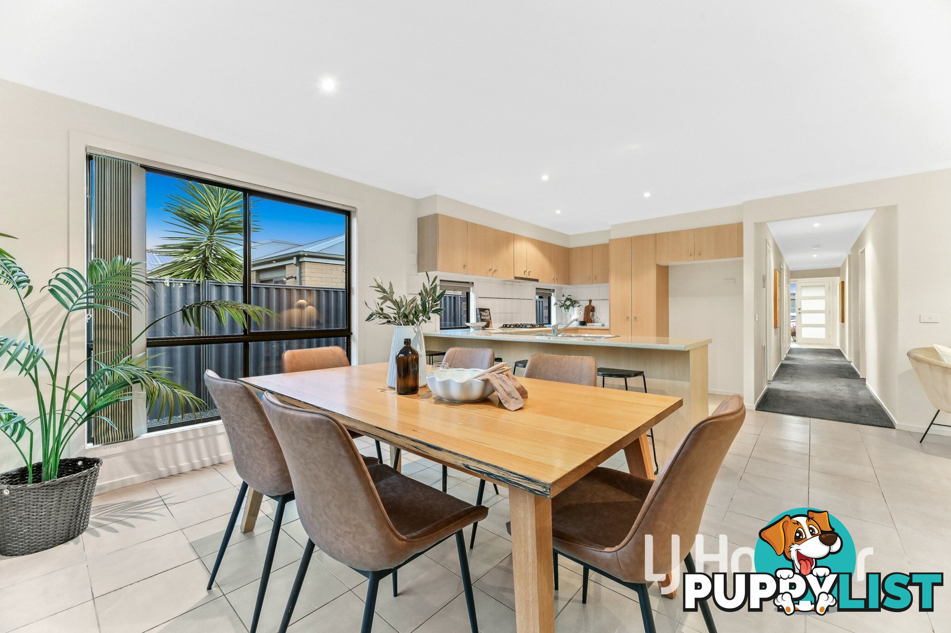 10 Valencia Lane PAKENHAM VIC 3810