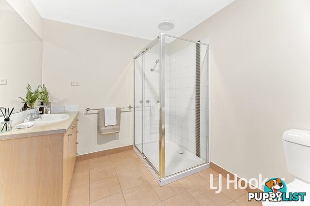 10 Valencia Lane PAKENHAM VIC 3810