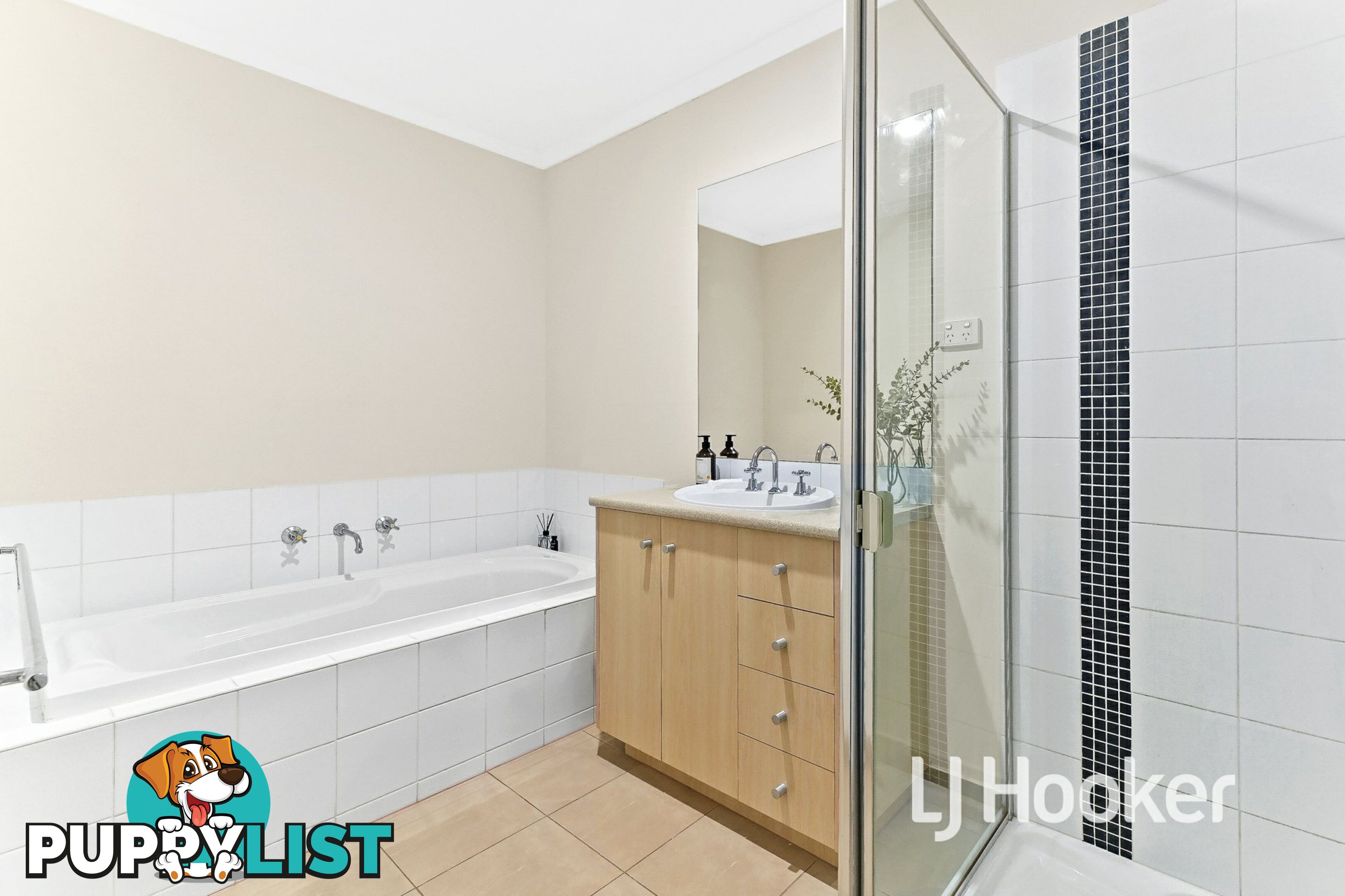 10 Valencia Lane PAKENHAM VIC 3810