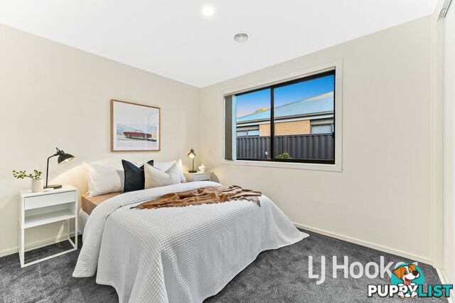 10 Valencia Lane PAKENHAM VIC 3810