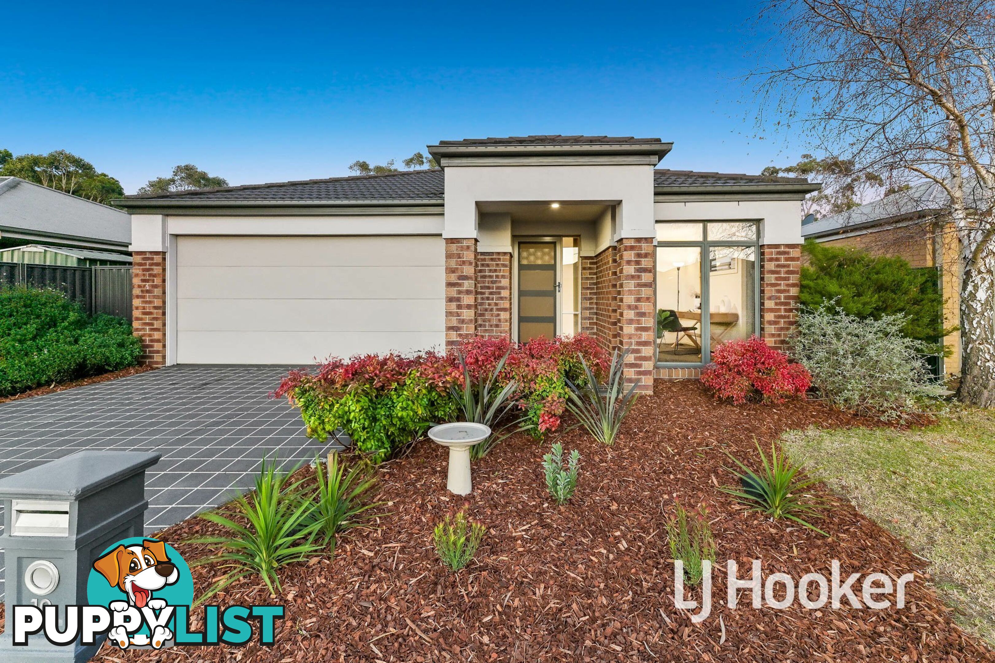 10 Valencia Lane PAKENHAM VIC 3810