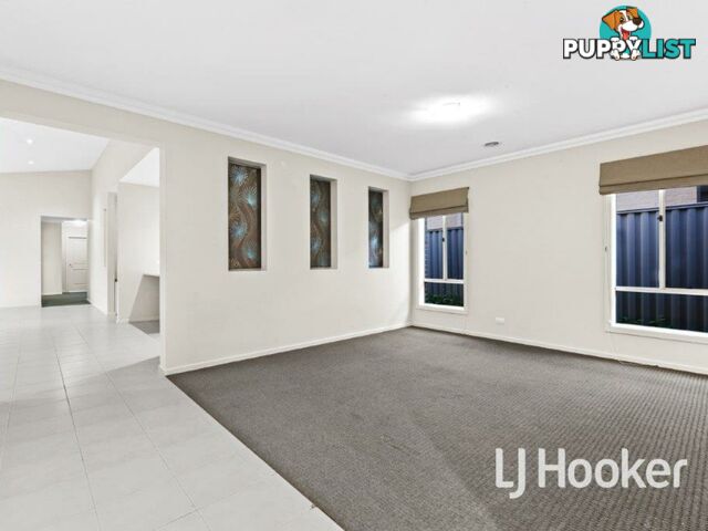 6 Hood Place PAKENHAM VIC 3810
