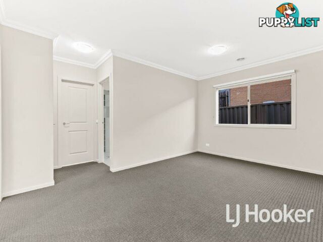 6 Hood Place PAKENHAM VIC 3810