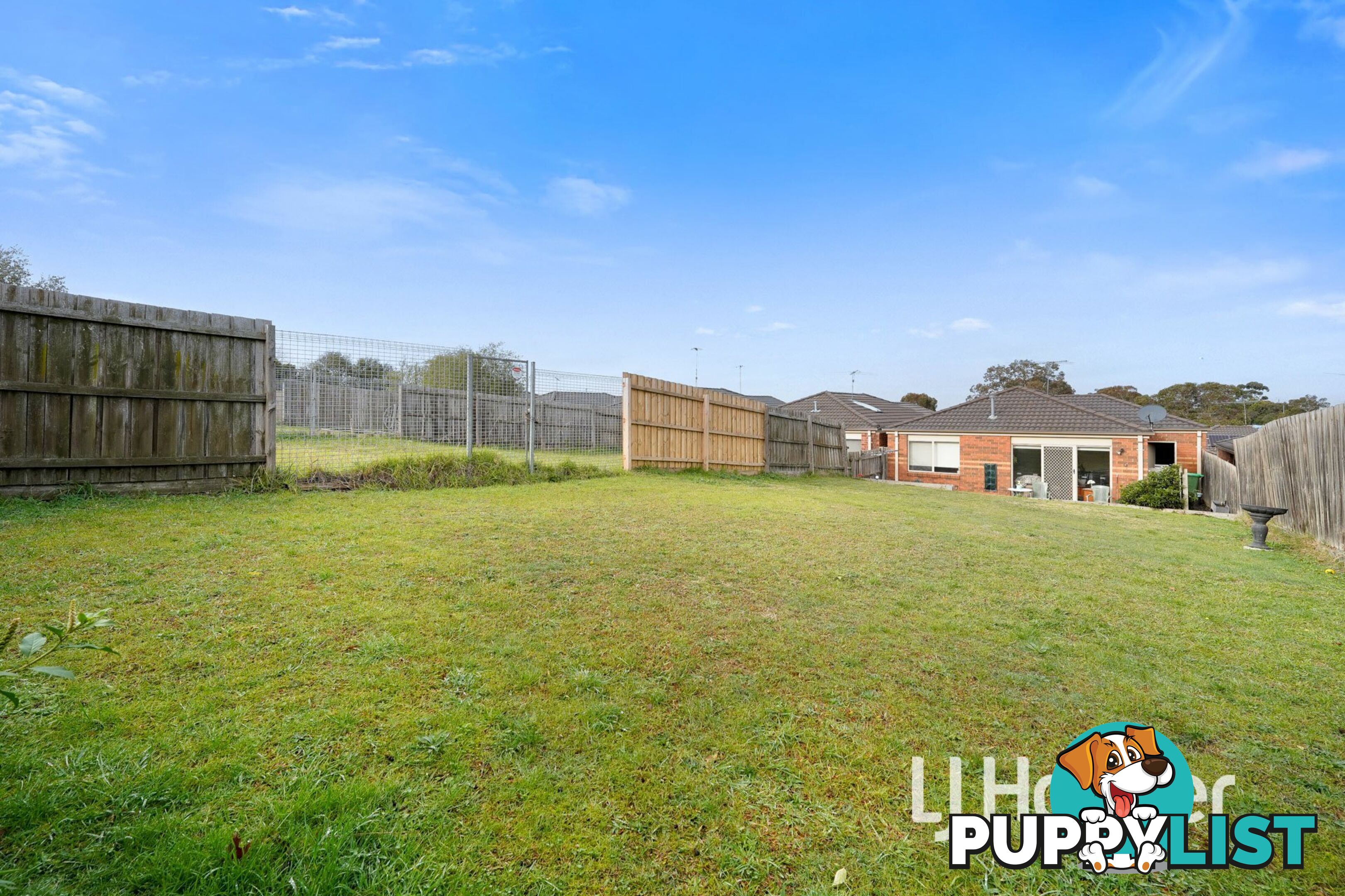 8/11 Renlik Court PAKENHAM VIC 3810