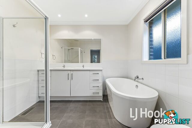 13 Silver Gum Drive PAKENHAM VIC 3810