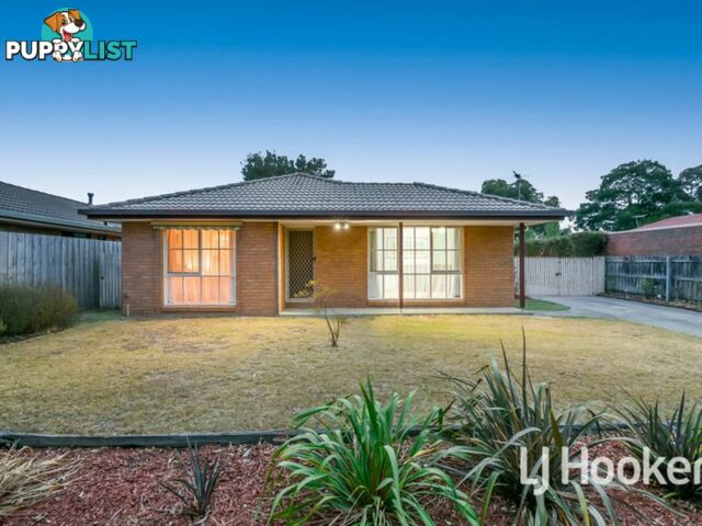 8 Daniel Court PAKENHAM VIC 3810