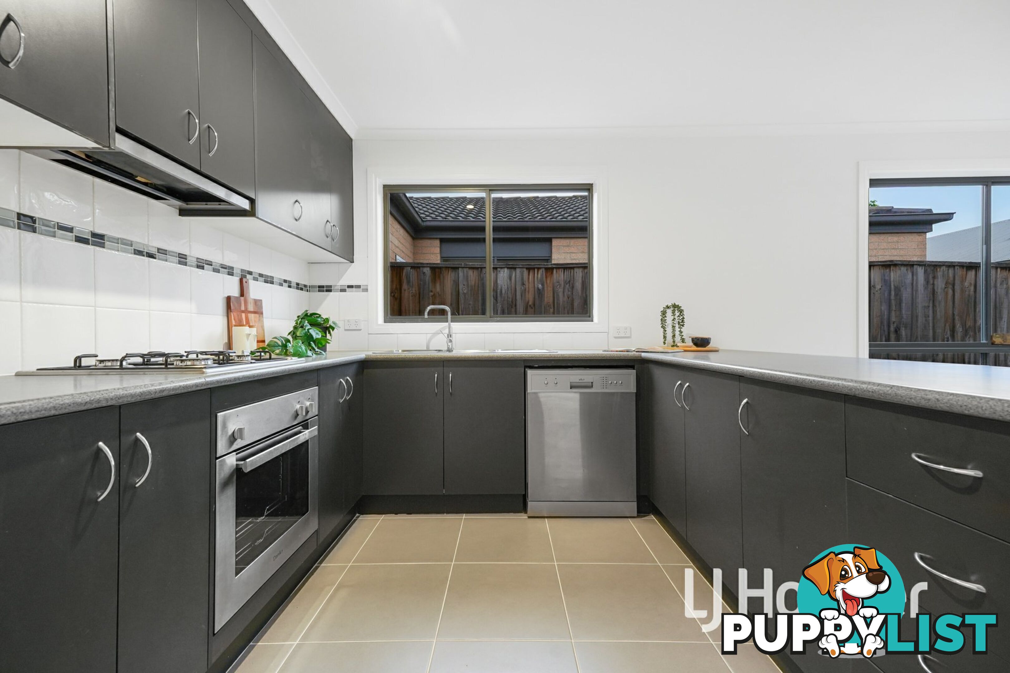 16/7 Syme Road PAKENHAM VIC 3810