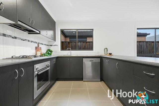 16/7 Syme Road PAKENHAM VIC 3810