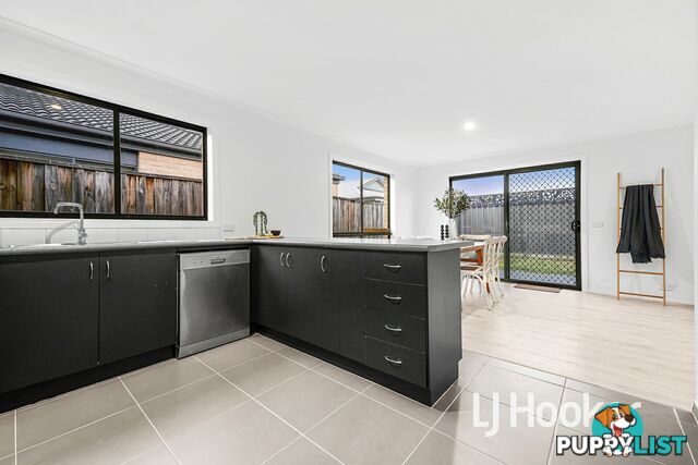 16/7 Syme Road PAKENHAM VIC 3810