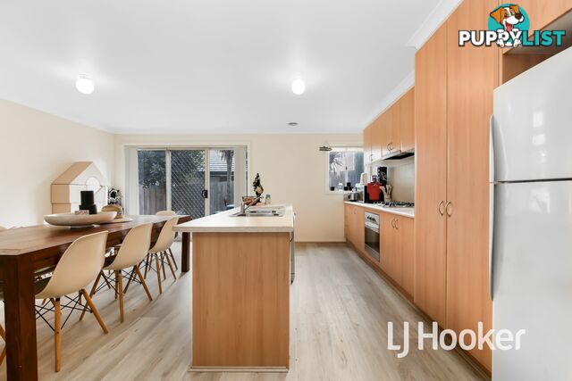 2/27 Silver Gum  Drive PAKENHAM VIC 3810