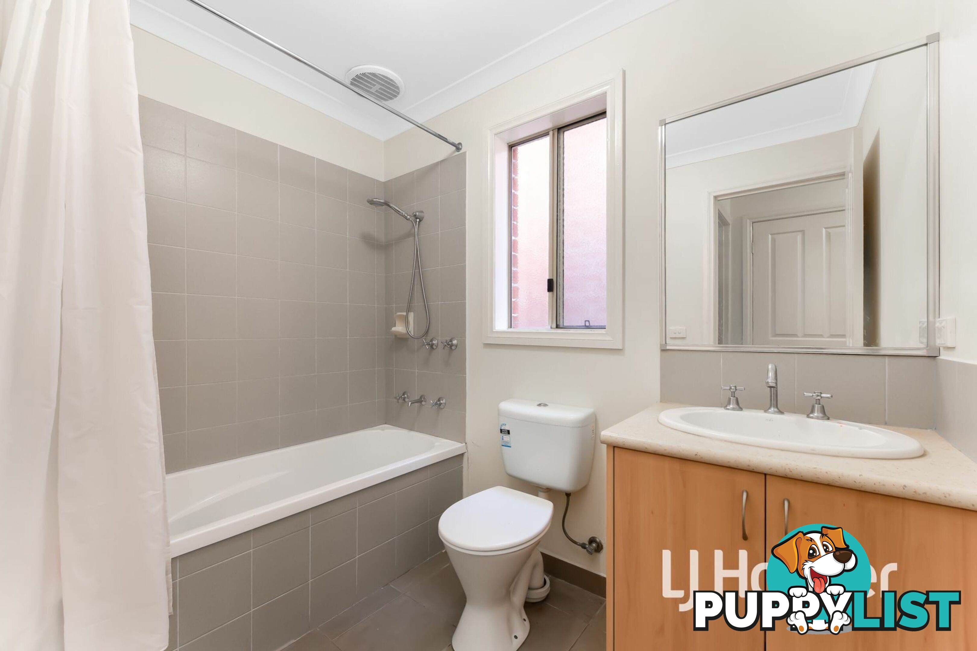 2/27 Silver Gum  Drive PAKENHAM VIC 3810