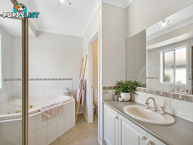 9 Iris Place PAKENHAM VIC 3810