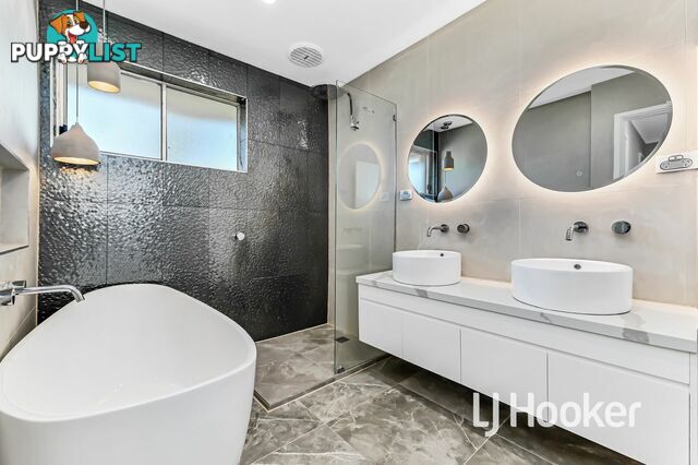 16 Gardenia Street PAKENHAM VIC 3810