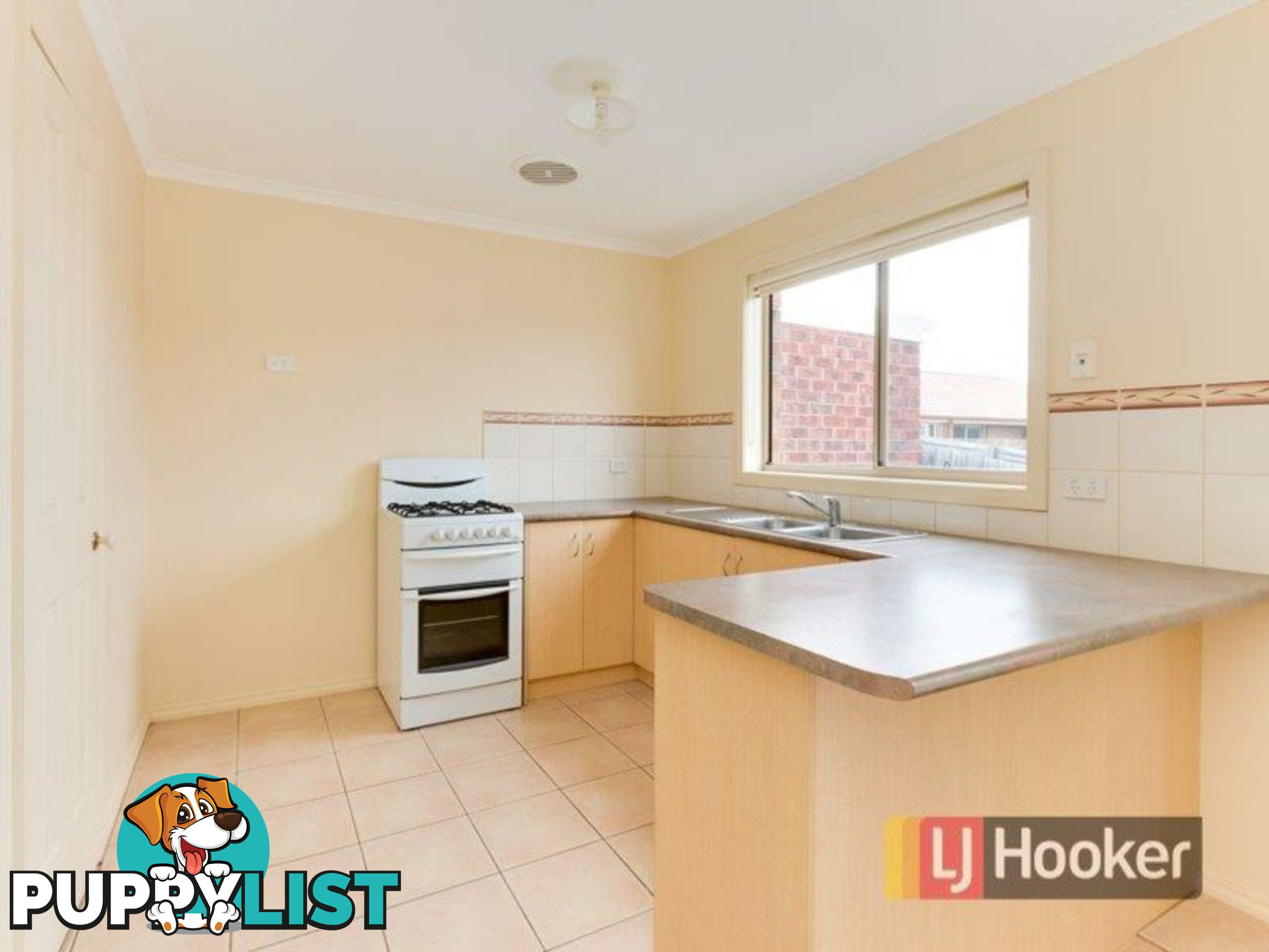 2/5 Glenda court PAKENHAM VIC 3810