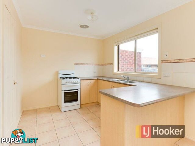 2/5 Glenda court PAKENHAM VIC 3810