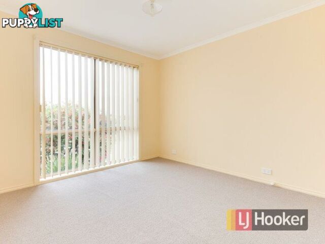 2/5 Glenda court PAKENHAM VIC 3810
