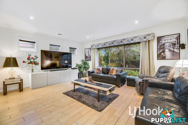 24 Kilburn Place PAKENHAM VIC 3810