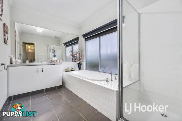 24 Kilburn Place PAKENHAM VIC 3810