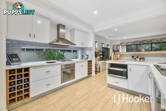 24 Kilburn Place PAKENHAM VIC 3810