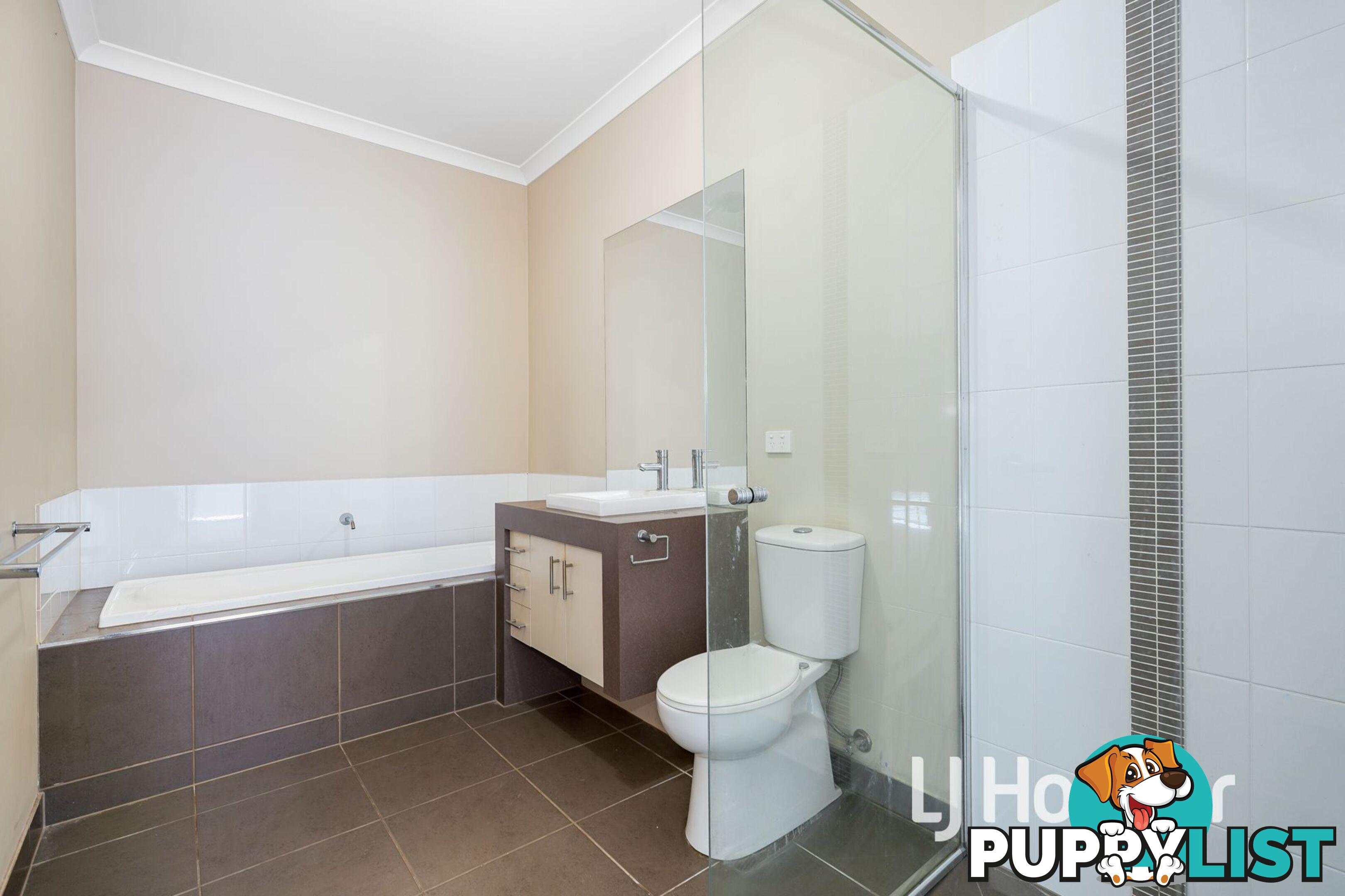 13 Albatross Drive PAKENHAM VIC 3810