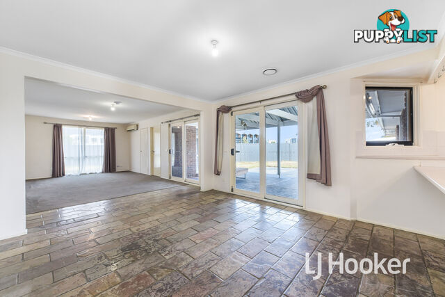 11 Isaac Court PAKENHAM VIC 3810