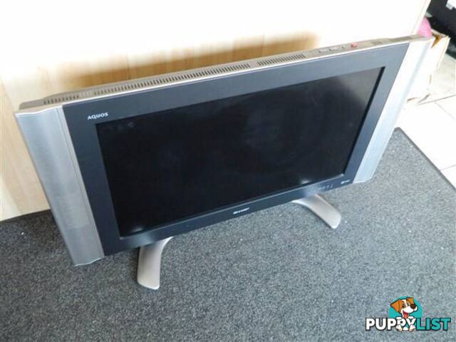 Sharp 32" LCD TV - LC32BD6X - no remote