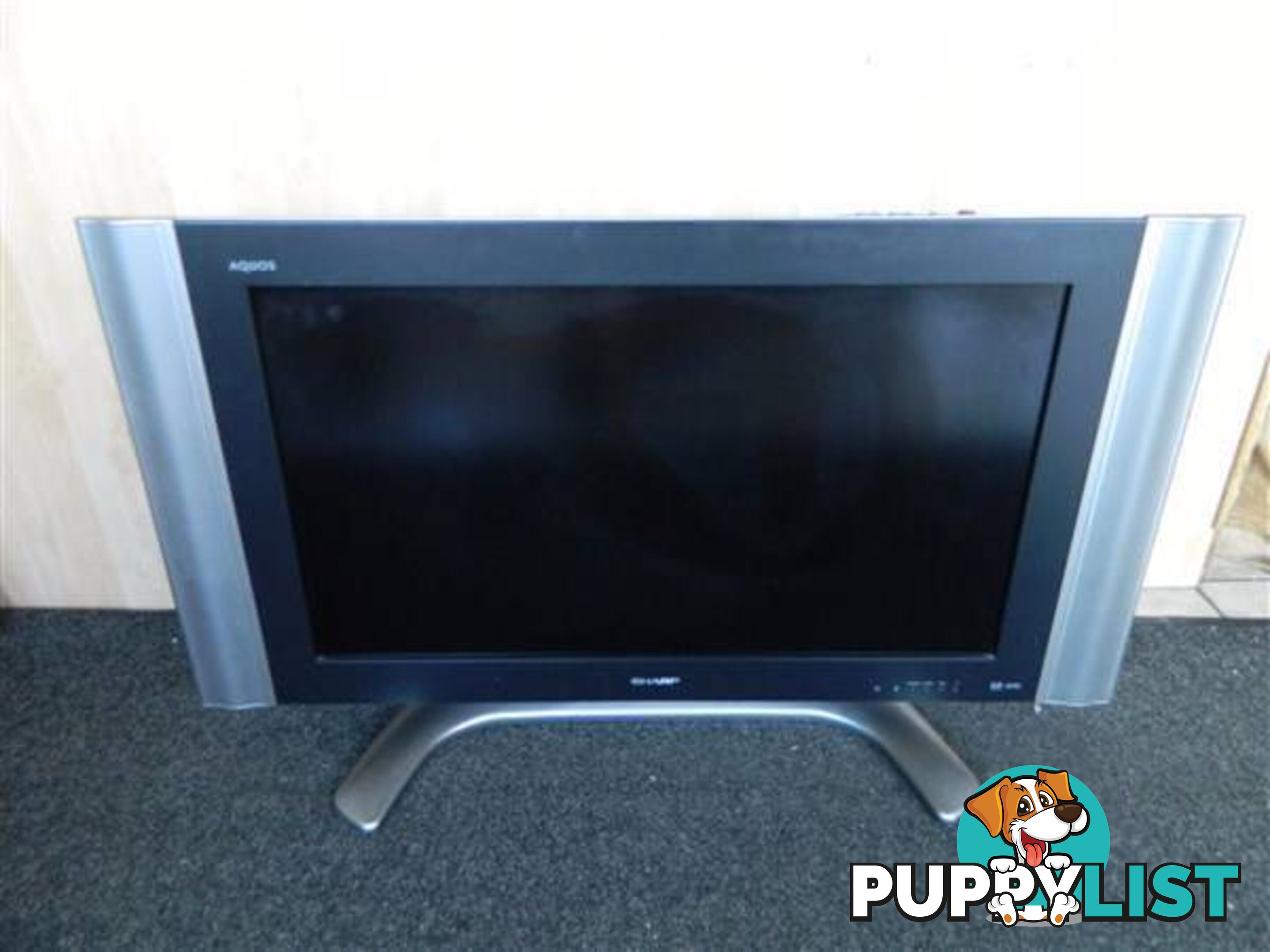 Sharp 32" LCD TV - LC32BD6X - no remote