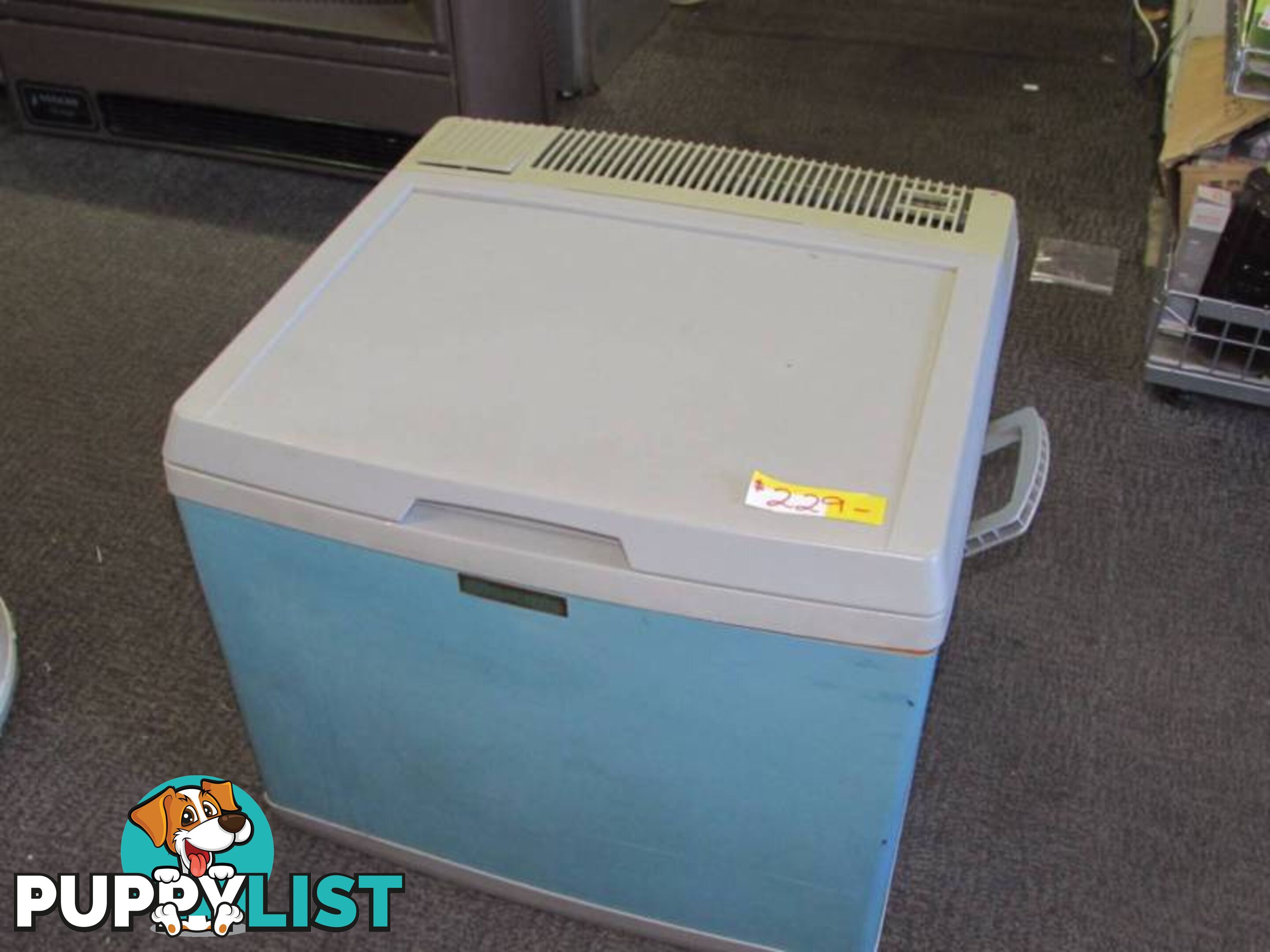 MOBICOOL 40LT 12V CAR FRIDGE !!!